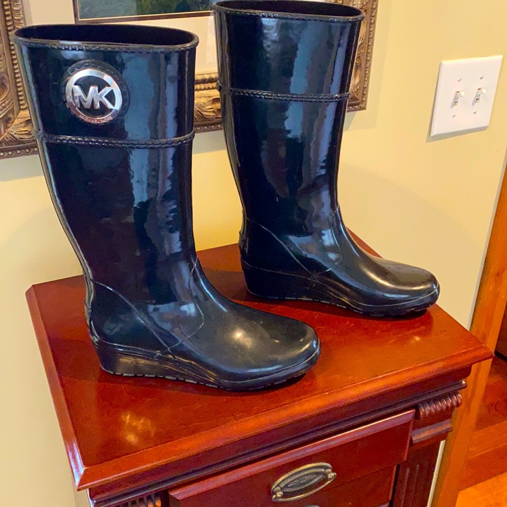 Michael Kors Wedge Rain Boot Size 7